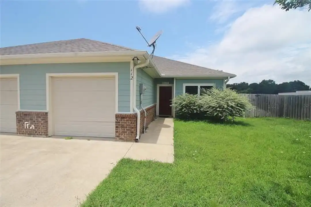 112 Bridle Ct – photo 1 of 22