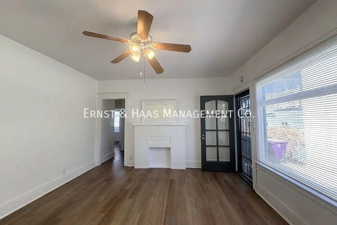 Apartment in Long Beach - More