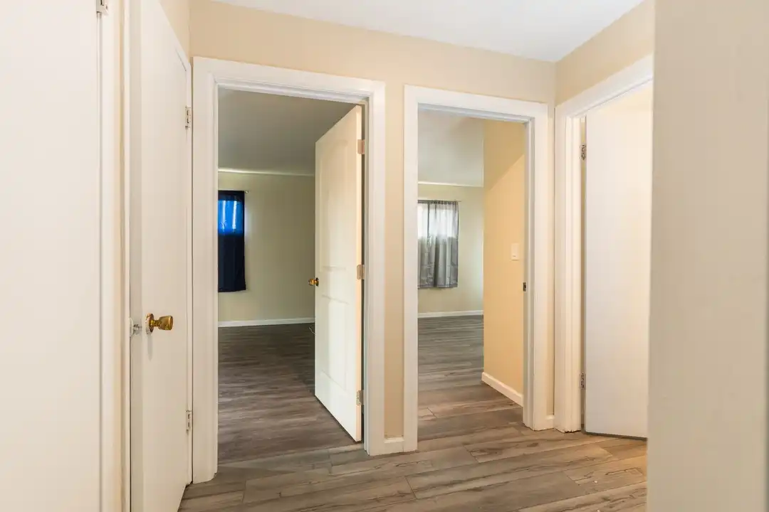927 Delport Ave unit 2 - View 6