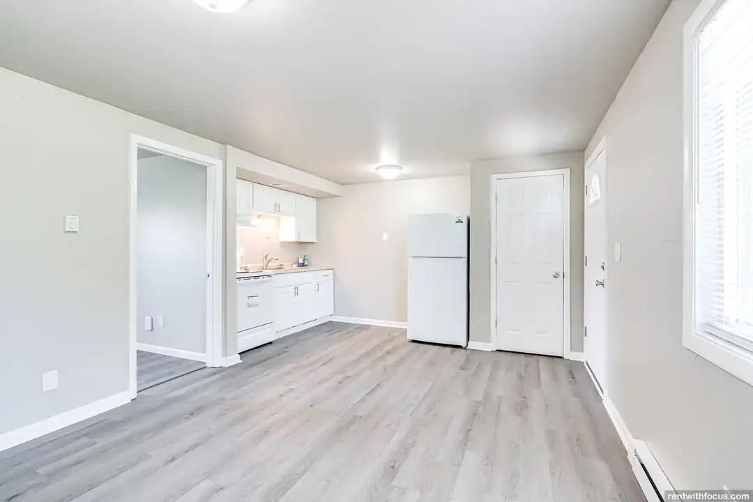 1031 Hunt Ave unit 8 - View 2