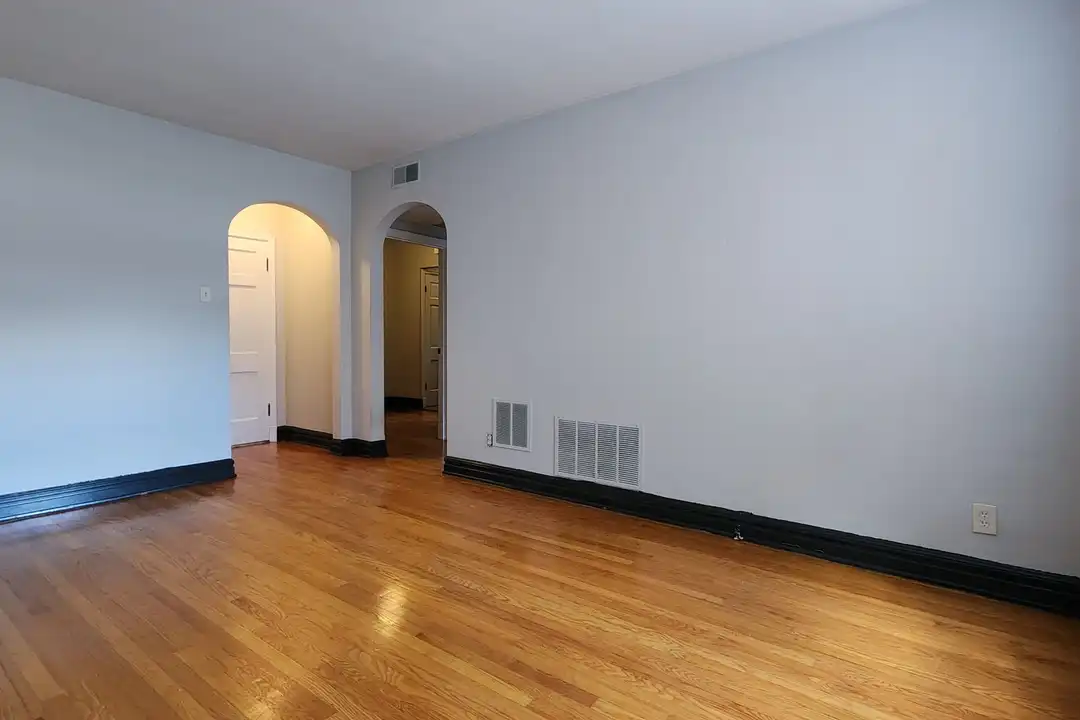 1019 Sanford Ave unit 1S – photo 1