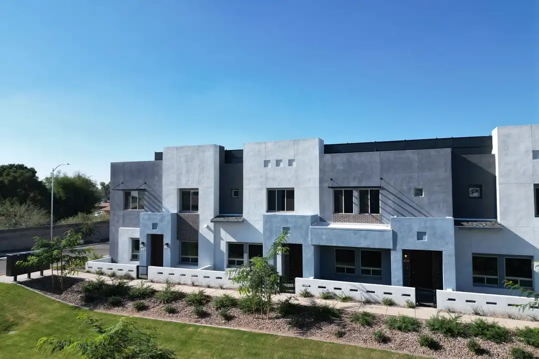 733 E Commonwealth Ave unit 17 - View 3