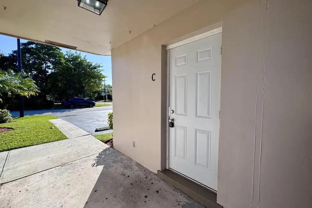3101 NE 7th Ave unit B - View 3