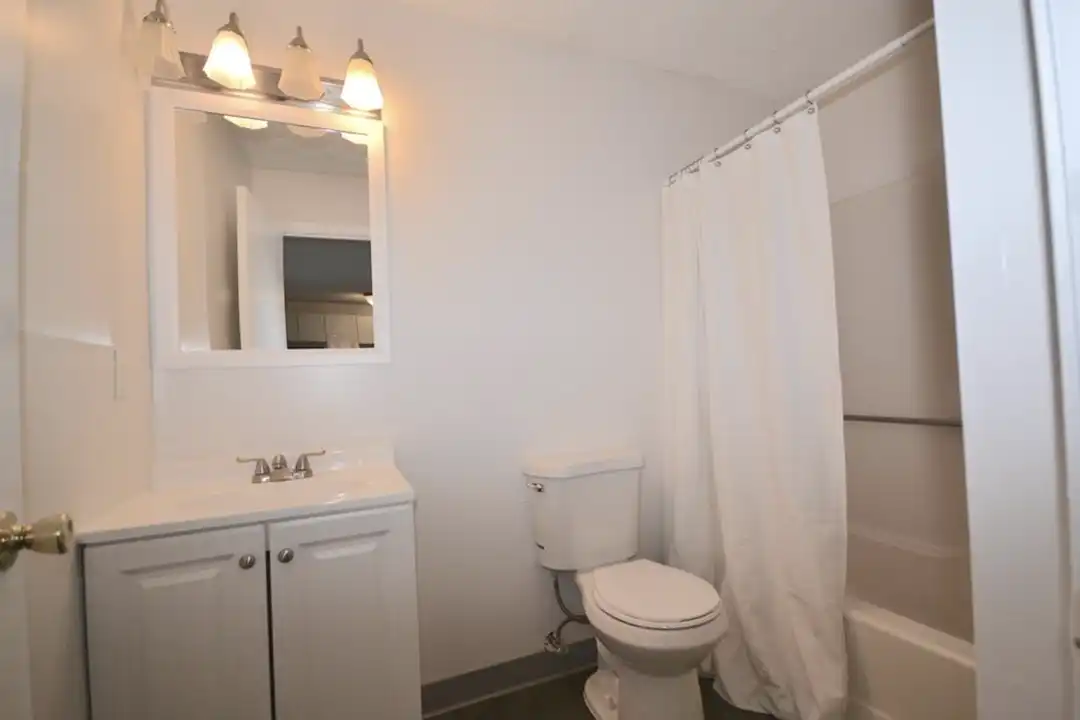 545 Calef Rd unit 1 - View 4