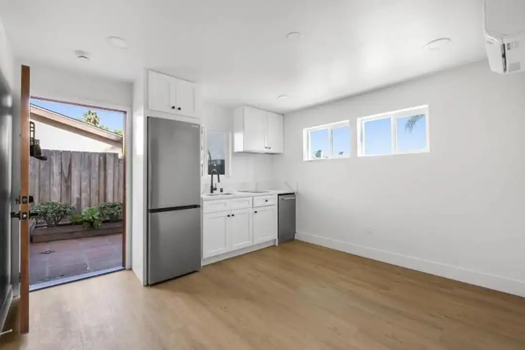 4344 Van Dyke Ave - View 5