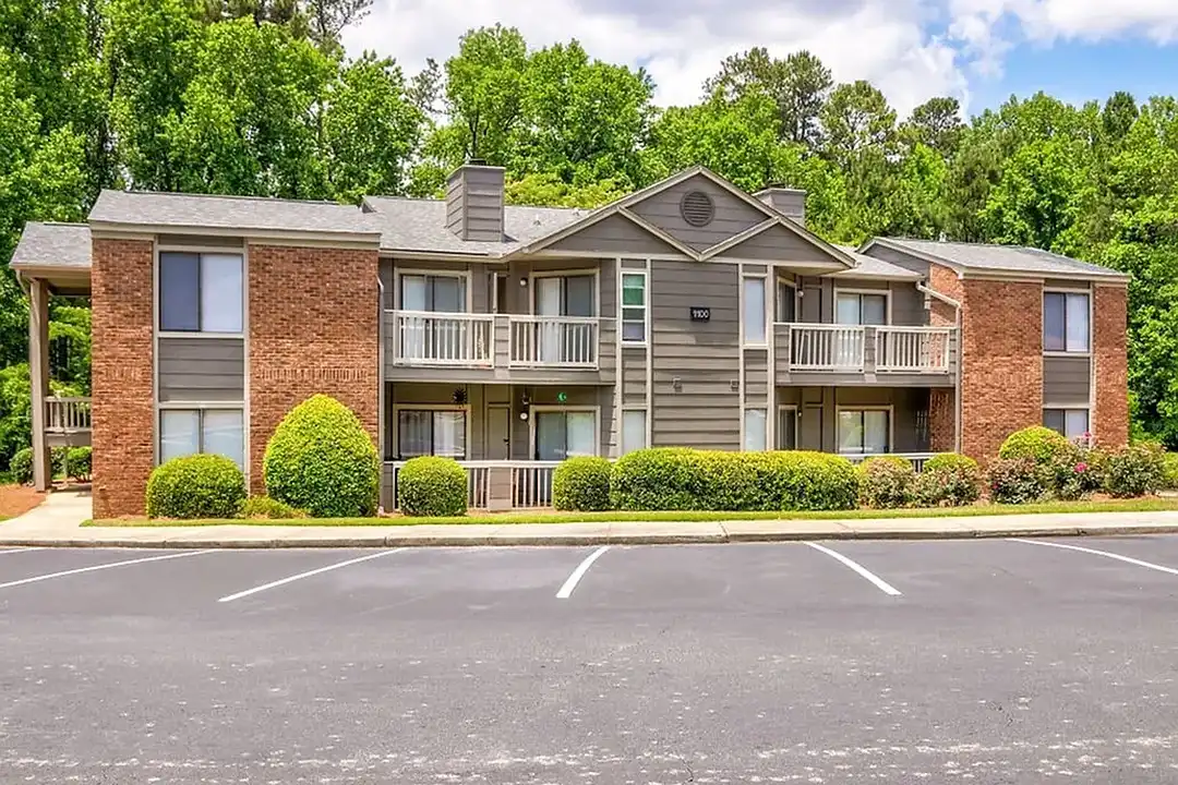 Woodhill Apartments – photo 1