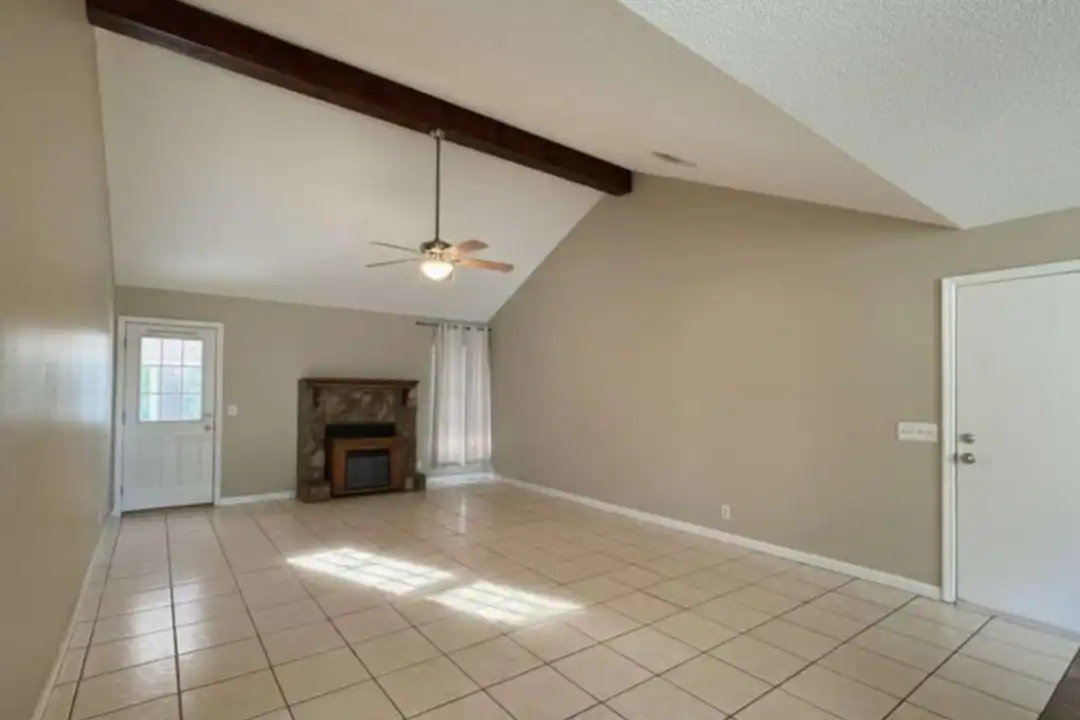 108 Crestwood Ct - View 4