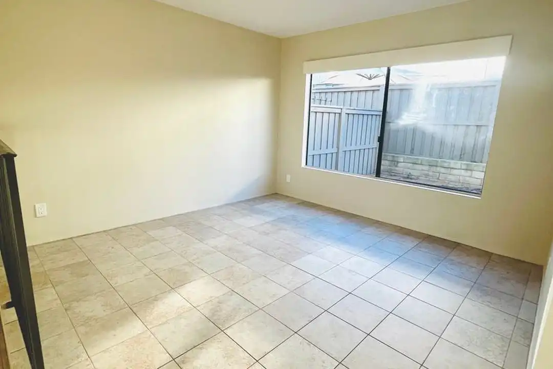8230 Caminito Modena – pohled 6