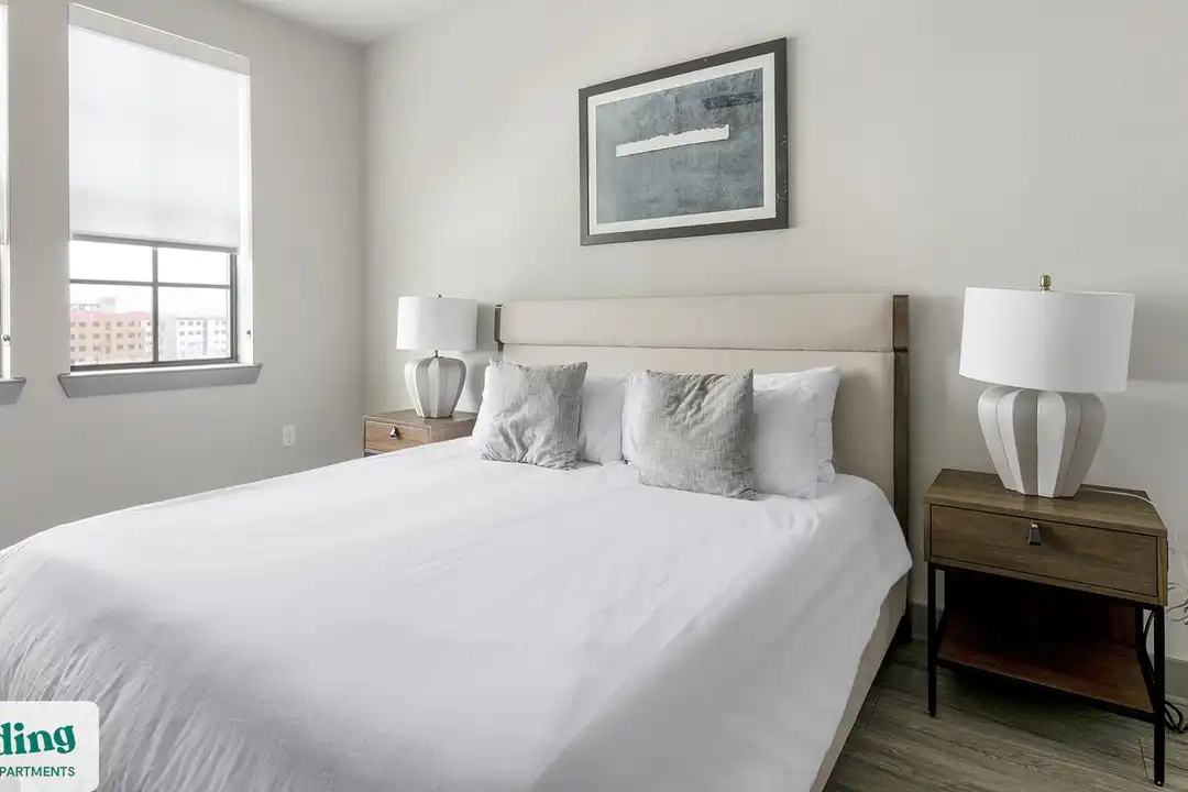1215 Sawyer St unit 536 – photo 1