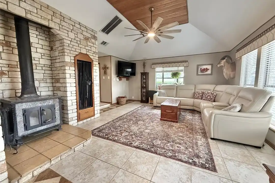 2501 Co Rd 228 - More