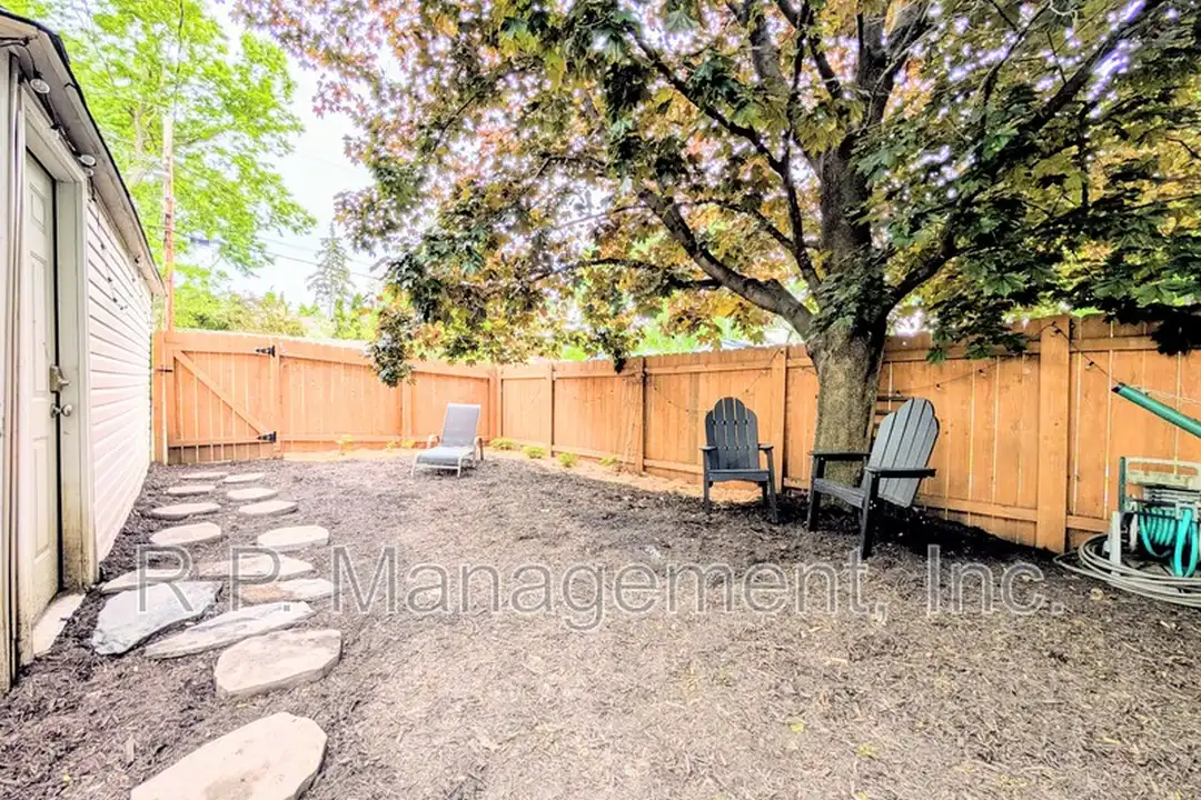 4537 S 31st Ave - View 4