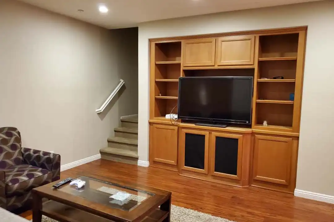 1113 Goddard St - View 5