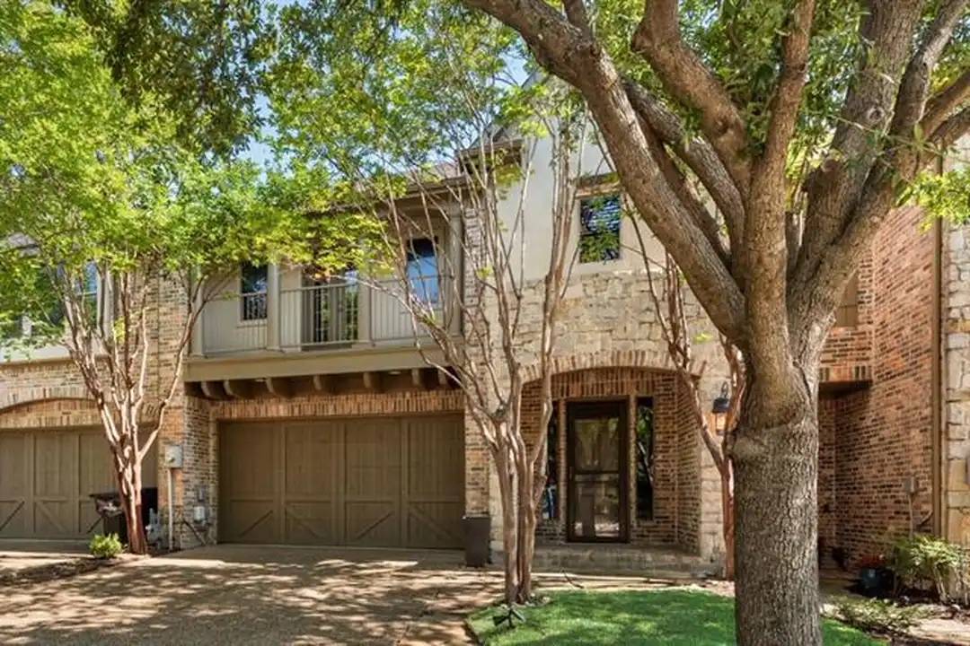 5379 Balmoral Dr - View 6