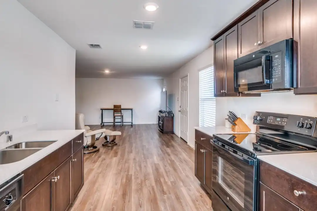 718 Trestle Dr - View 4