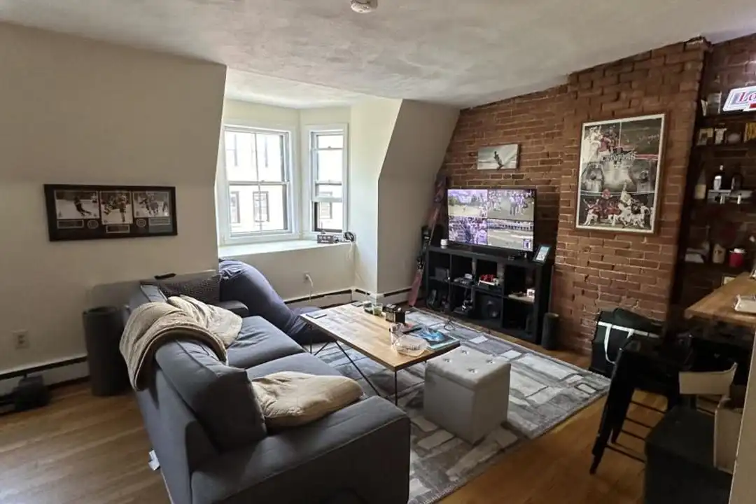 Apartment in Boston - View 3