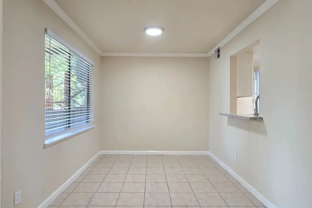 5590 Makati Cir - View 3