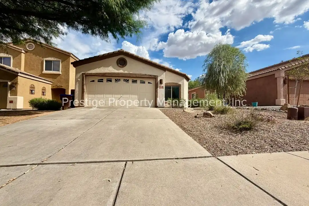 346 E Calle Puente Lindo – photo 1 of 39