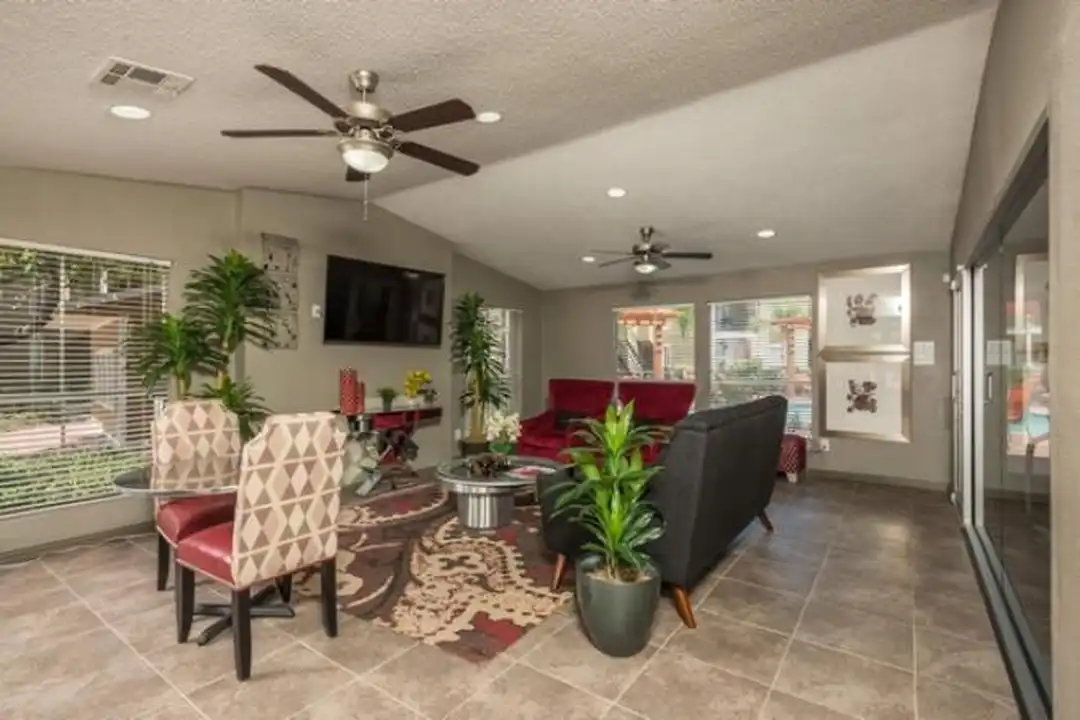Apartment in Houston - View 3