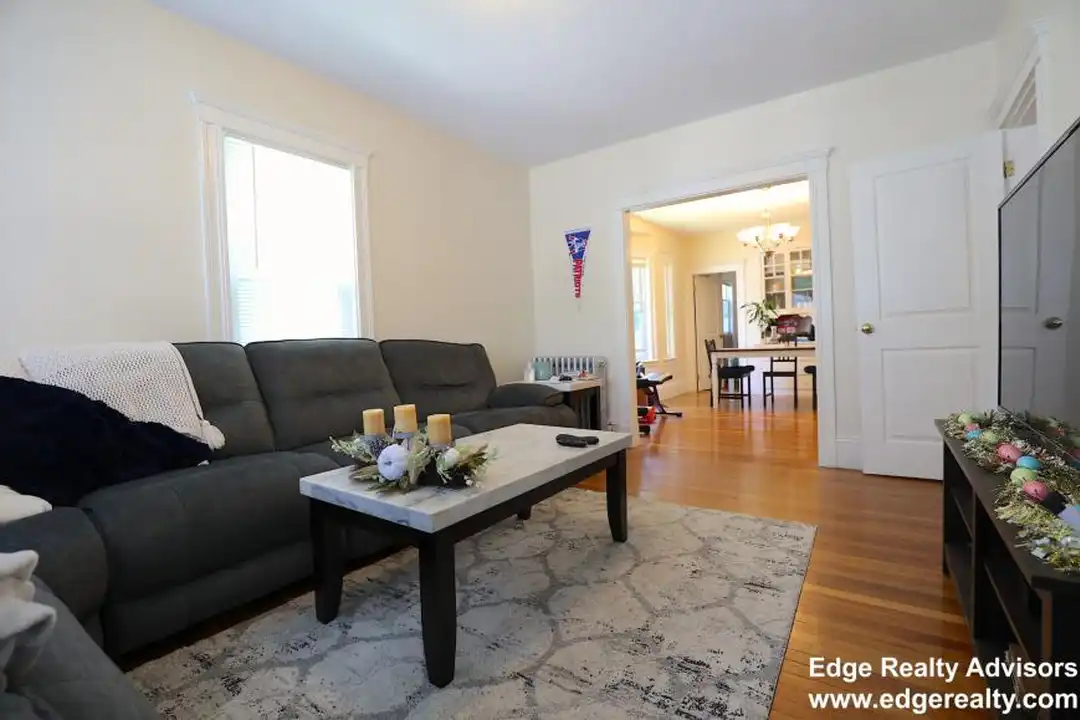 554 Washington St - View 4