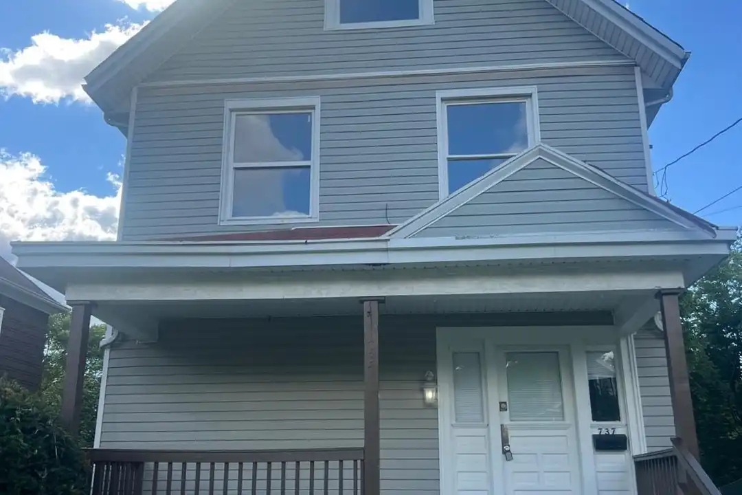 737 Wells St – photo 1