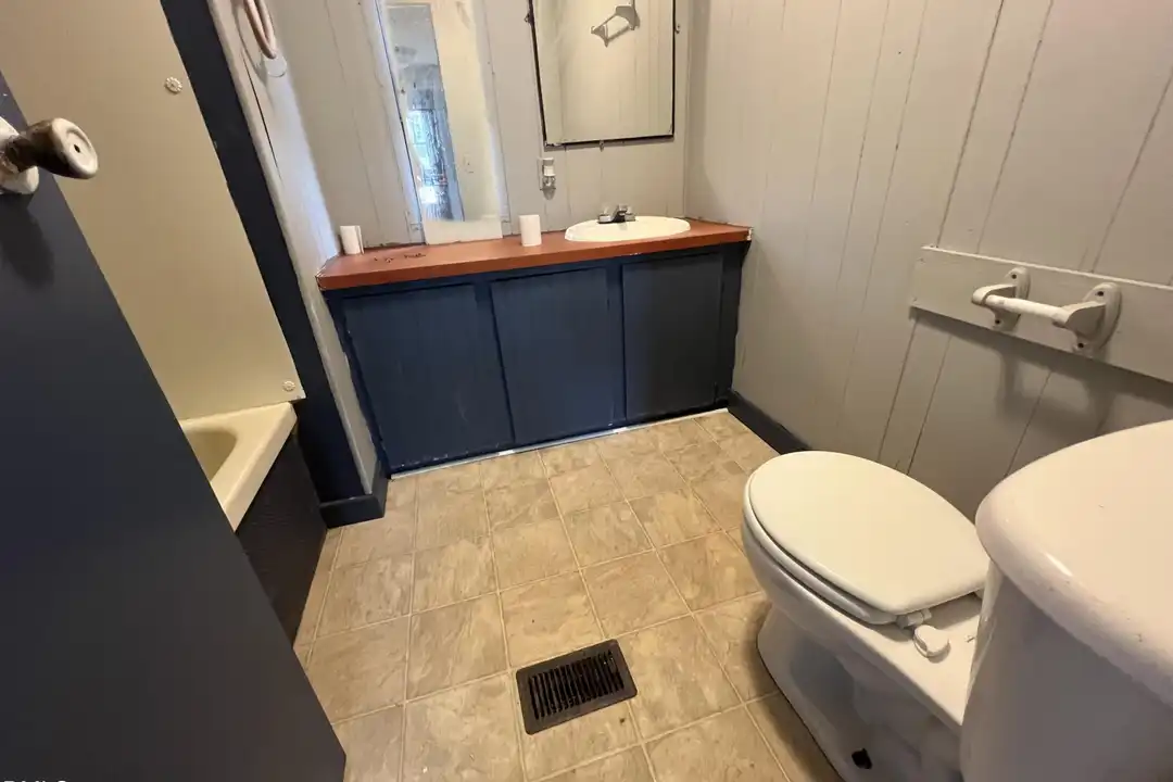 20 Pine Forest Loop - More
