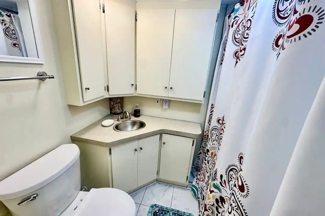 941 Nettles Blvd unit 1537509P - More