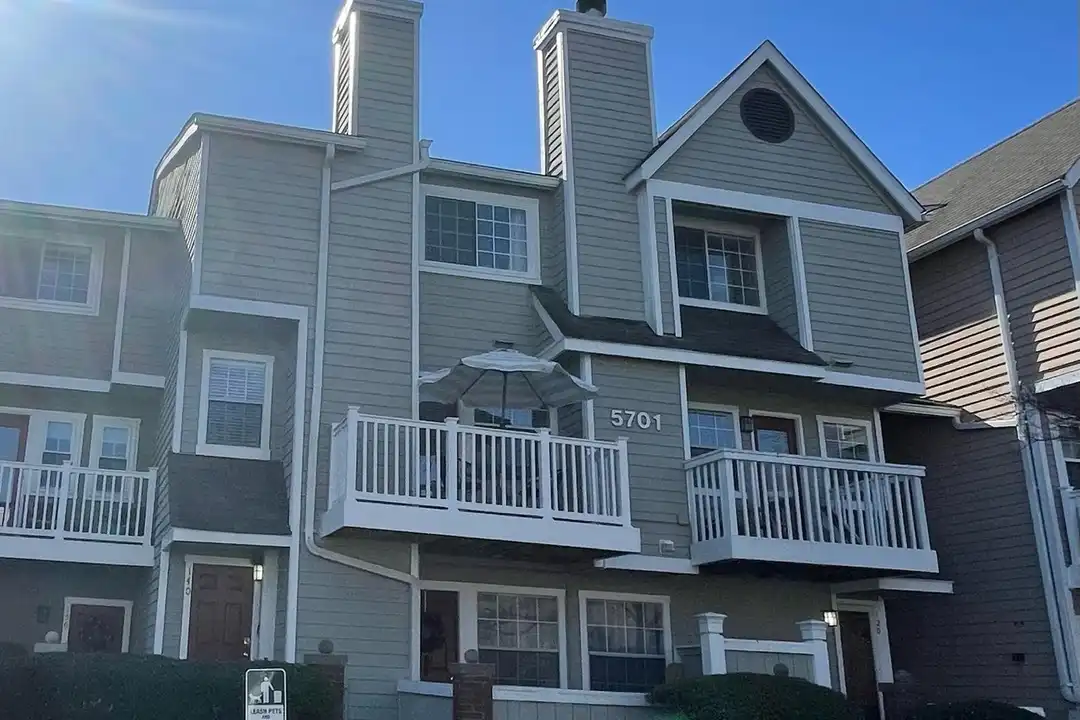 5701 Chapman Mill Dr unit 140 – photo 1