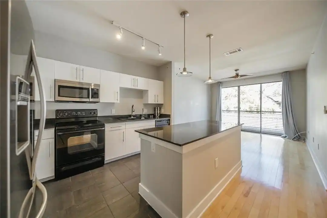 Apartment in Dallas - View 5