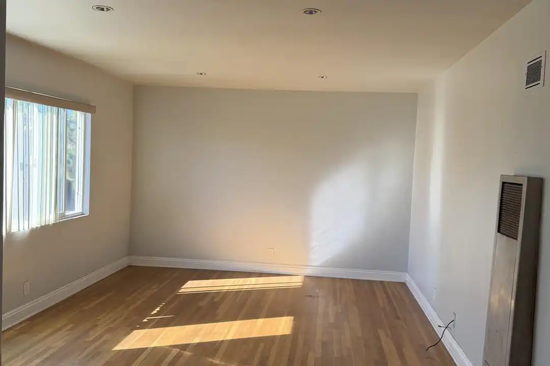 10506 Arrington Ave unit 3 - View 3