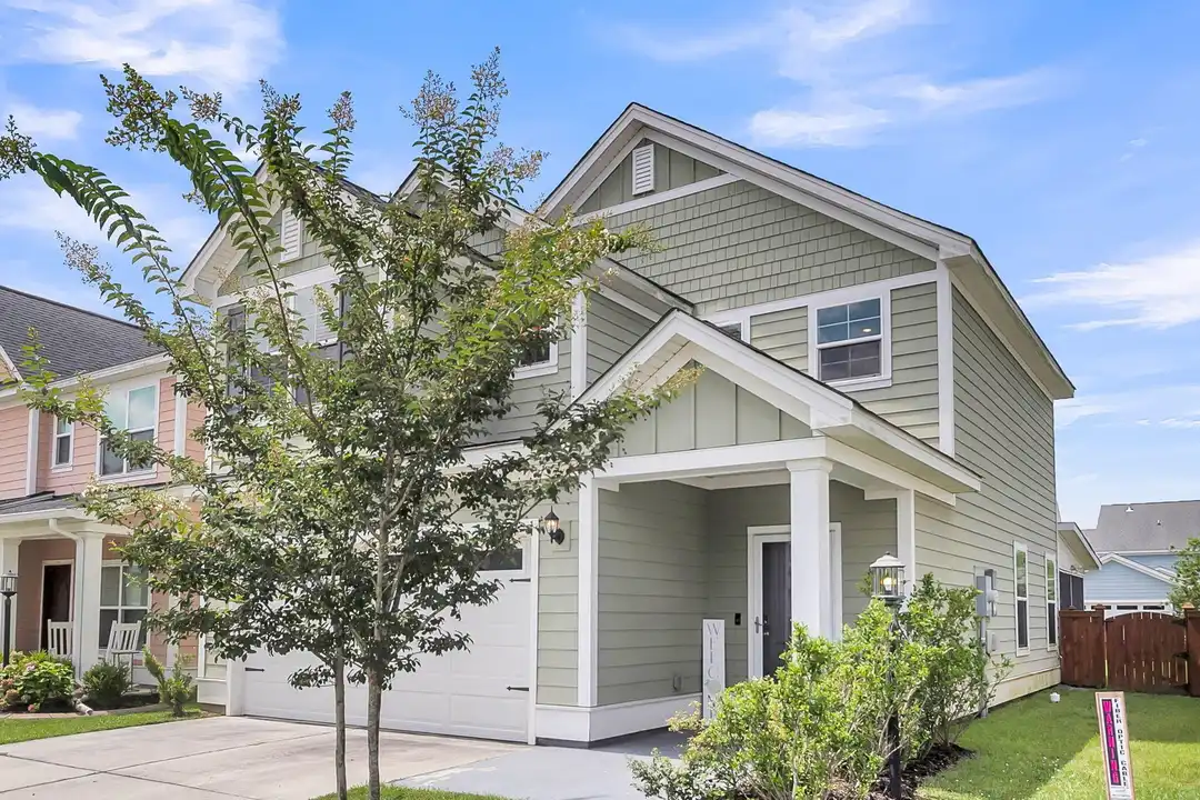 534 Alderly Dr - View 3