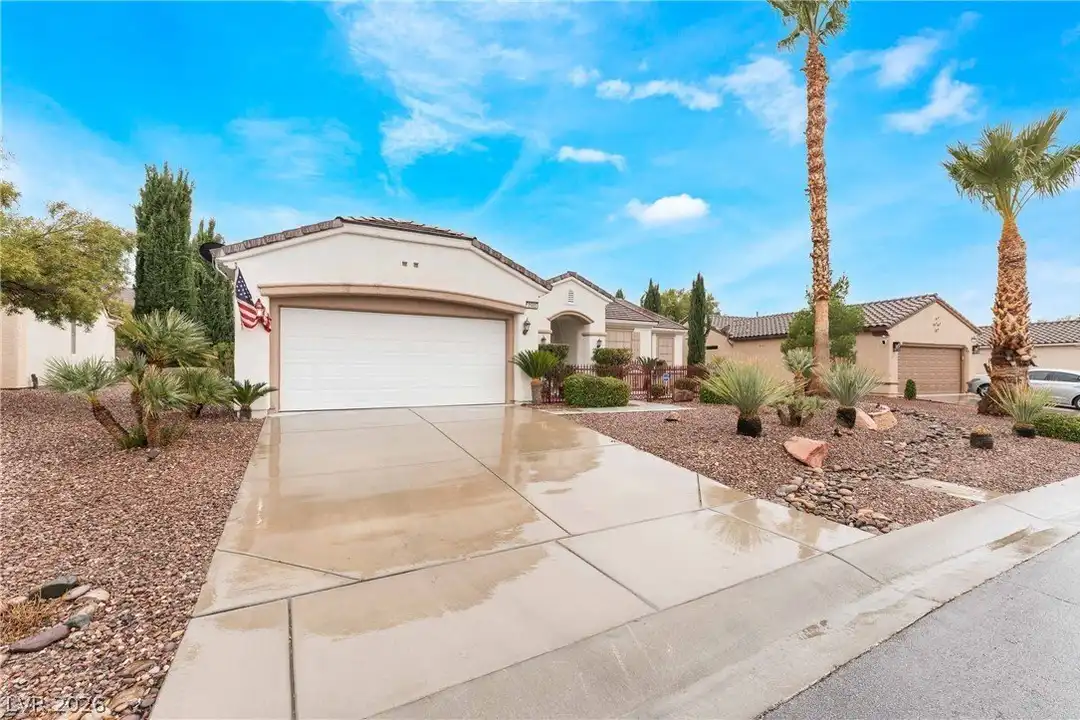 2565 Leighton Ave - View 3