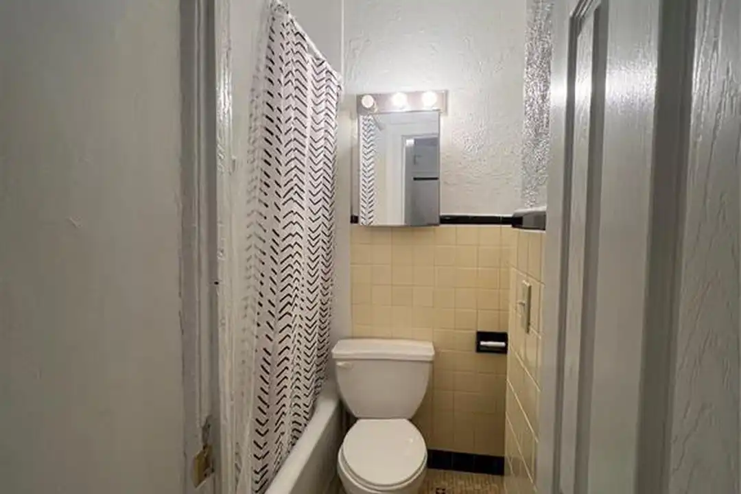 159 Westminster Pl unit 2 - View 4