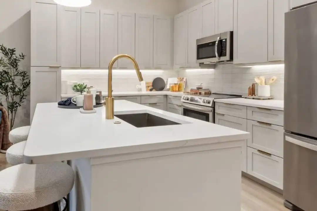 5251 W Tyson Ave - View 4