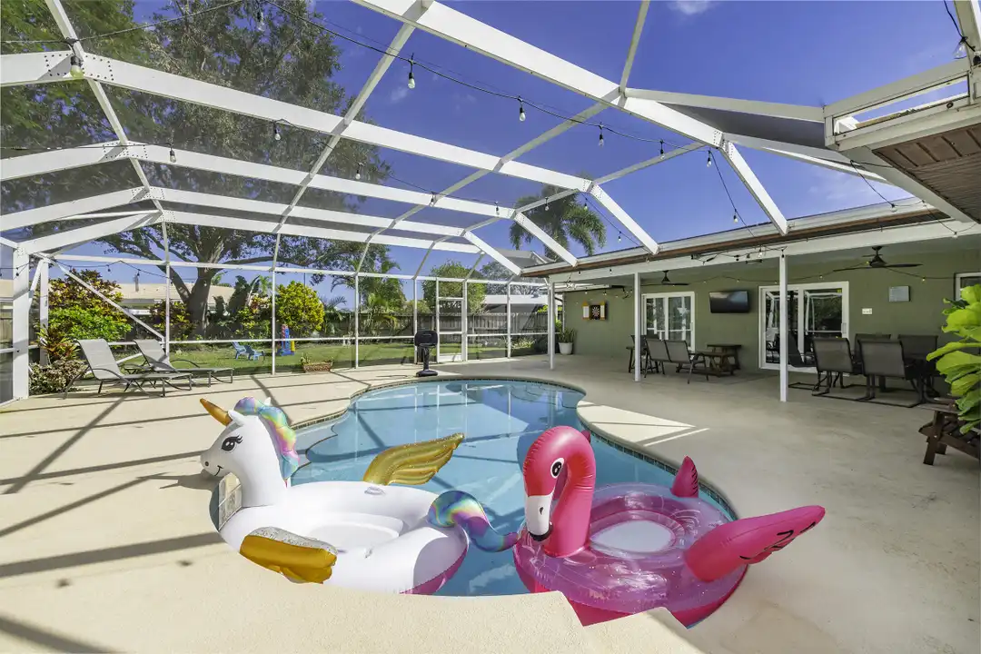 762 SE River Ln - View 4