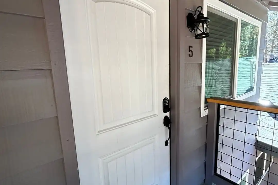2535 Elwood Ave unit 5B – photo 1