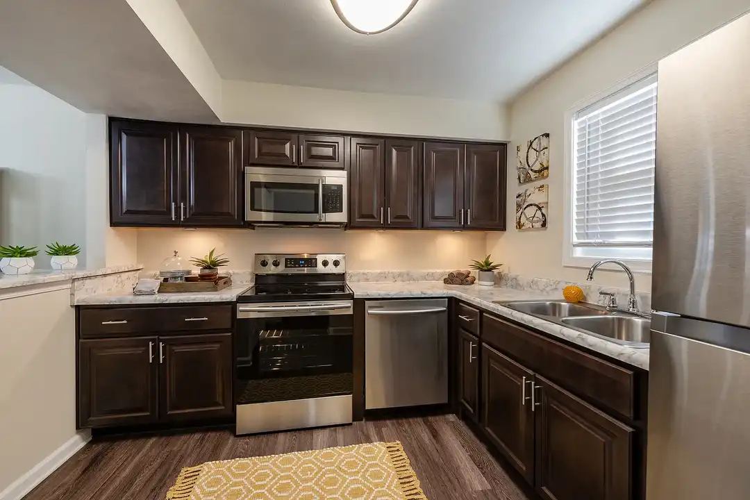 SouthRidge Apartments and Townhomes - View 4
