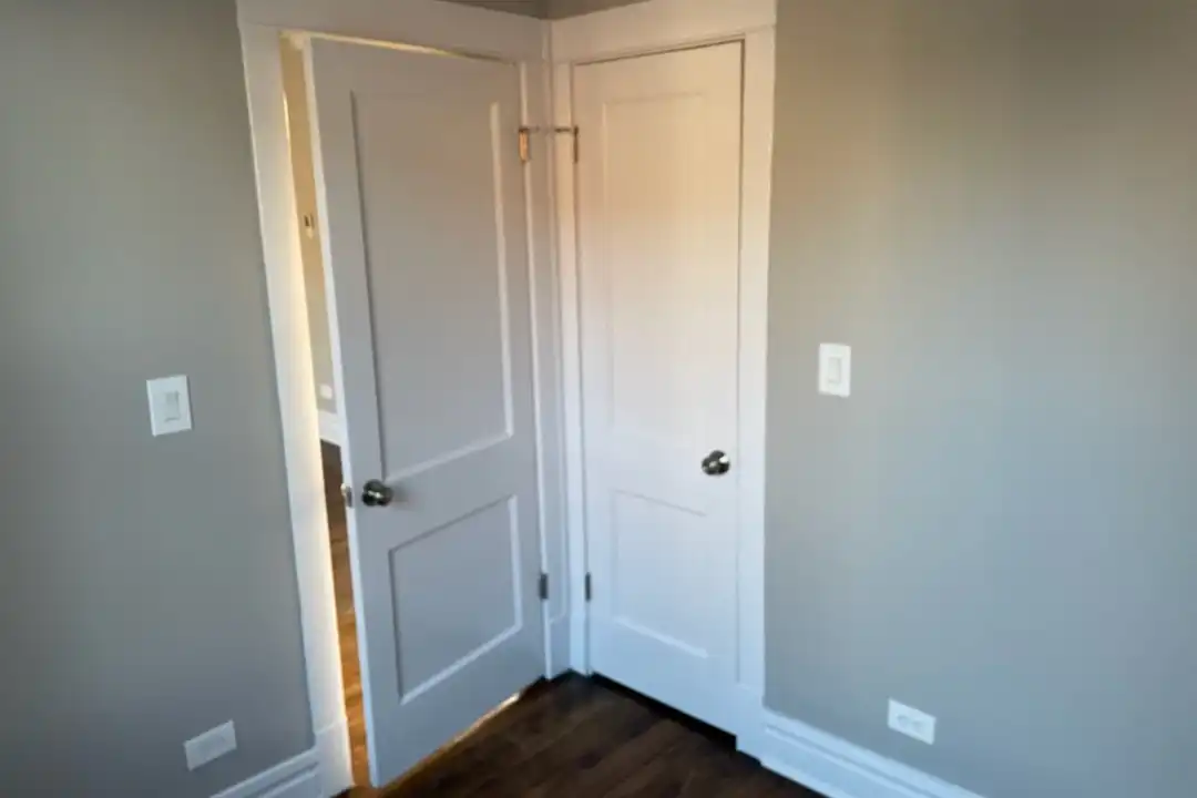 7108 S Champlain Ave unit Unit 2 - View 6