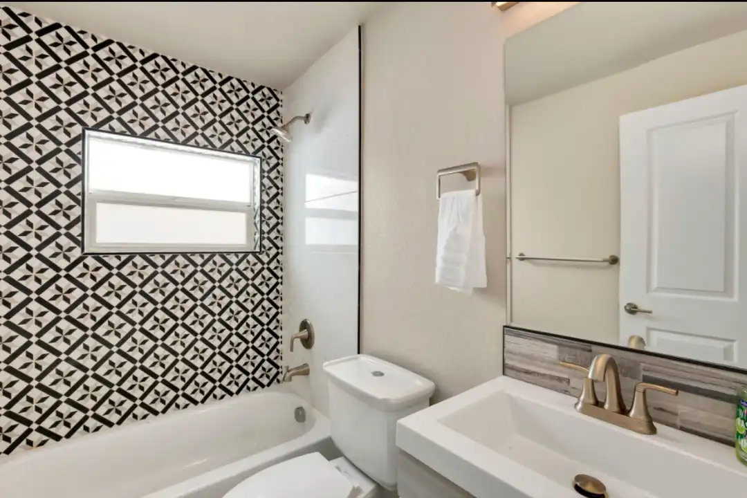 4756 Alcott St unit 1 – pohled 2