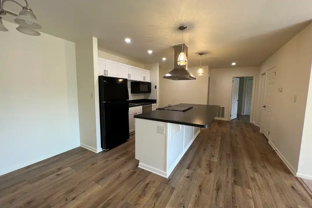 Cedar Run Condominiums - 2100 Cedar Run Dr - Camp Hill, PA | Rent.