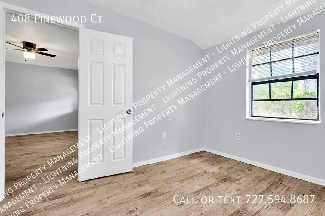 408 Pinewood Ct - View 3