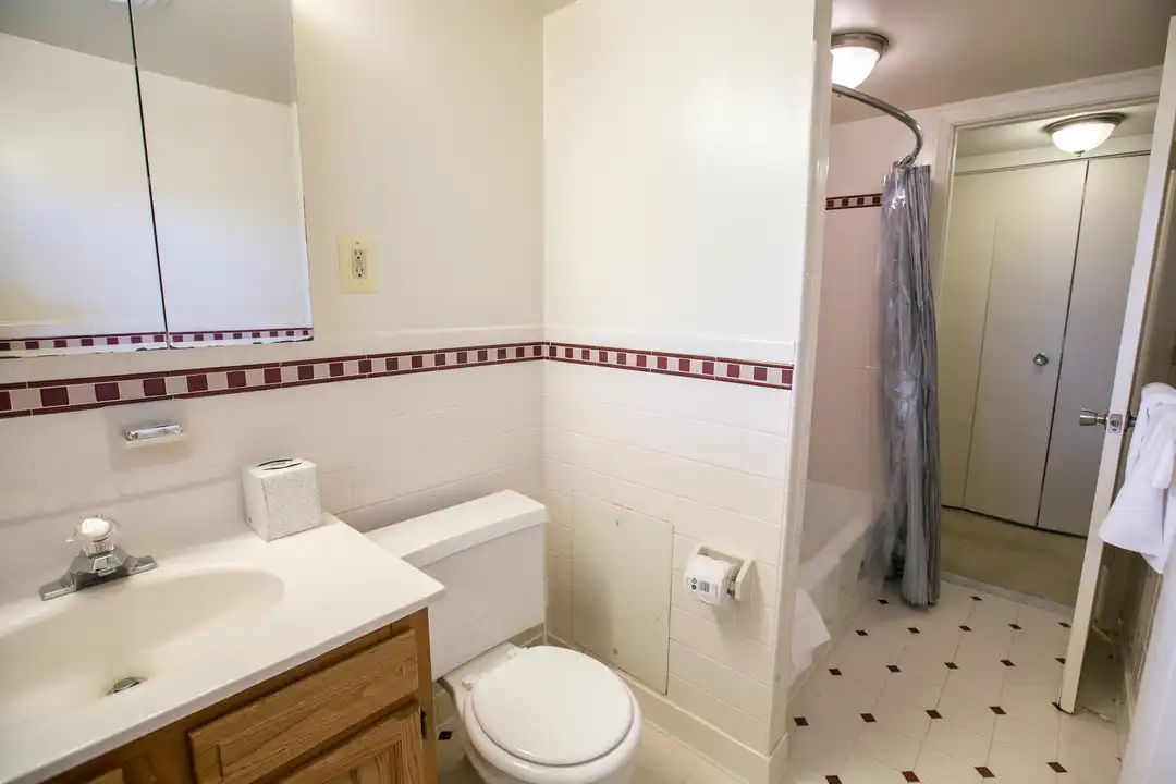 599 Cranbrook Rd unit MC315C - View 3