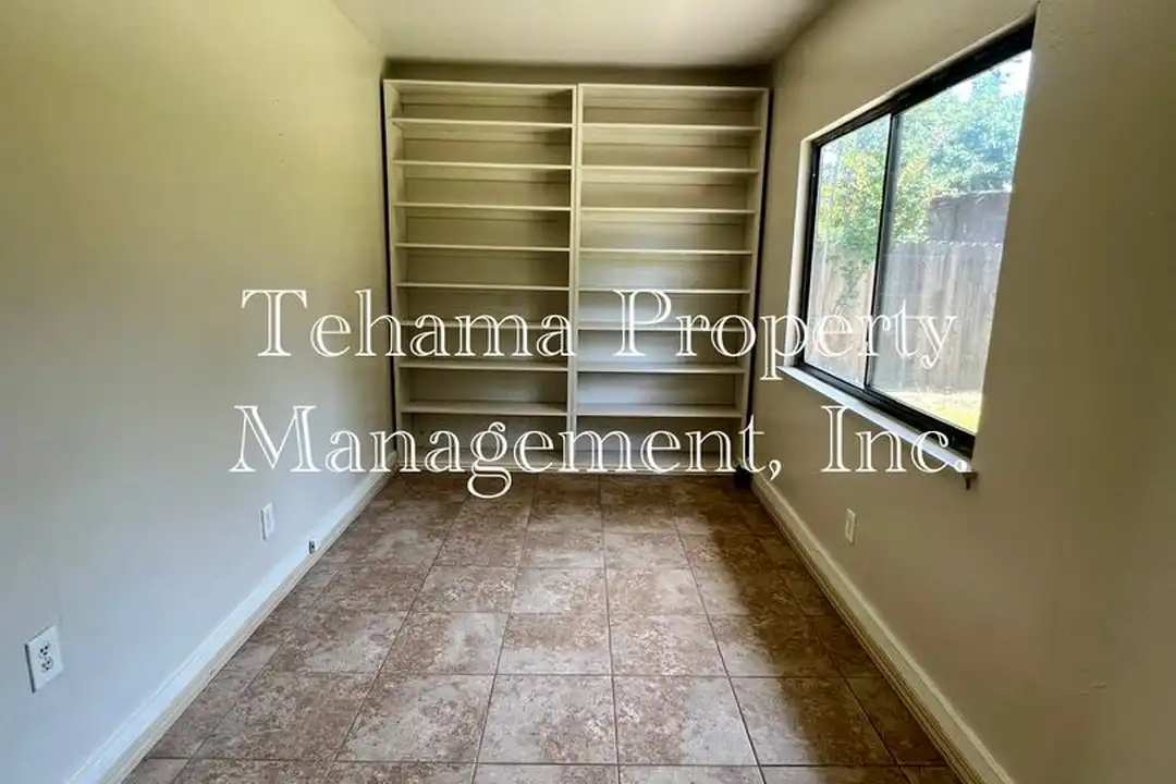845 Lassen Ave - More