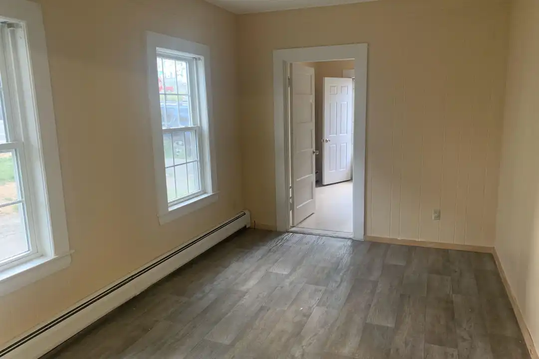 Apartment in Somersworth - View 2