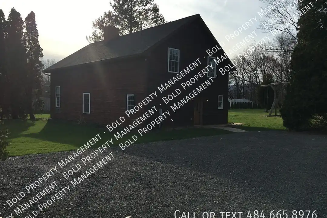 101 Schubert Rd - View 2