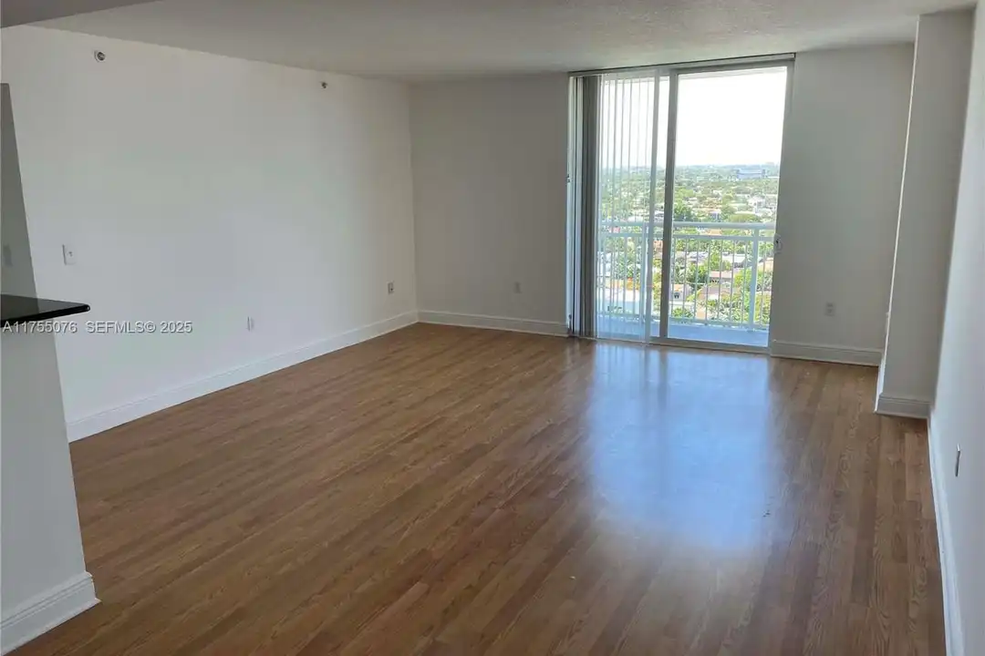 3000 Coral Wy unit 1501 - Más