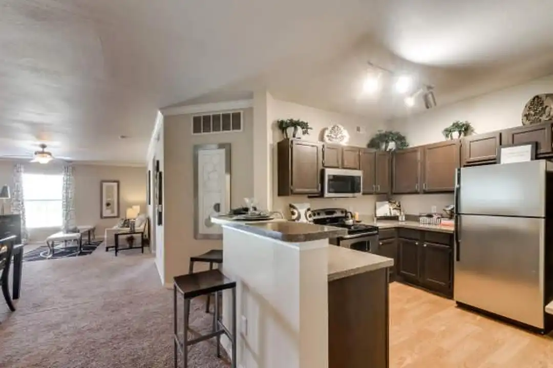 2825 N Hwy 360 unit # 2840 - View 6