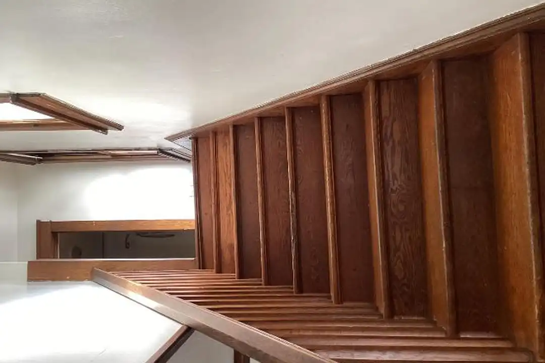 102 Hunt Ave - More