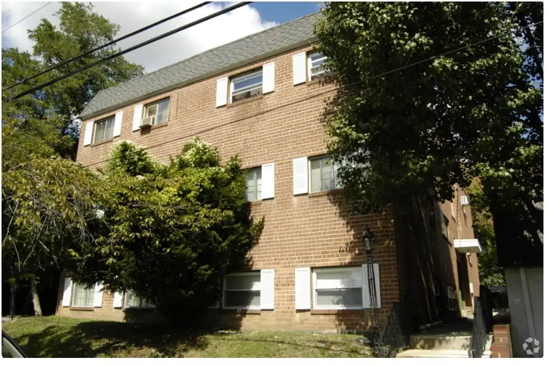 711-717 East Main St - View 3