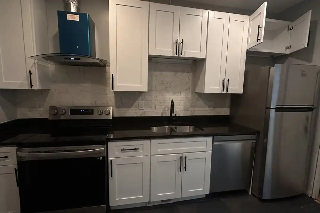 1143 15th Ave SE unit 2 – pohled 3