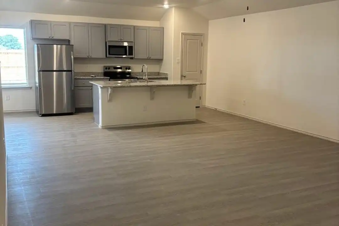 8505 E County Rd 110 - View 4